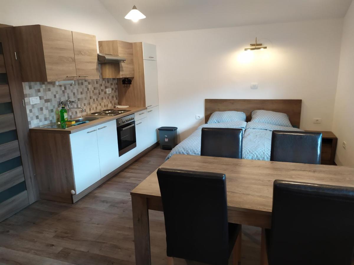 Gostilna Ulcar Hotel Ig Kültér fotó