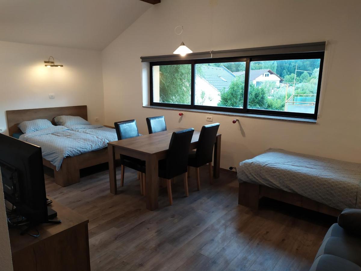 Gostilna Ulcar Hotel Ig Kültér fotó