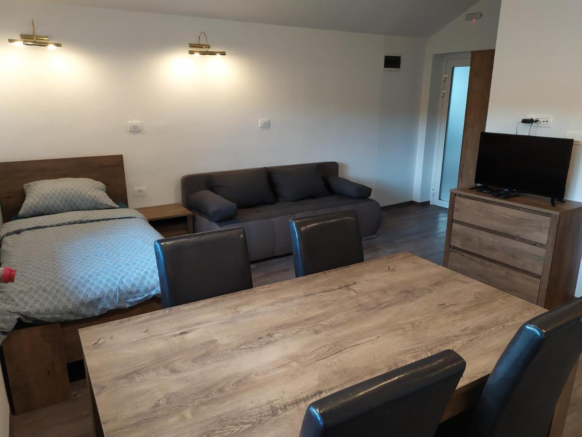 Gostilna Ulcar Hotel Ig Kültér fotó