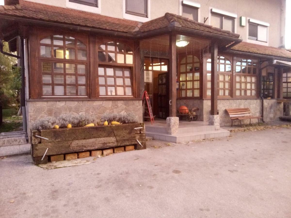Gostilna Ulcar Hotel Ig Kültér fotó