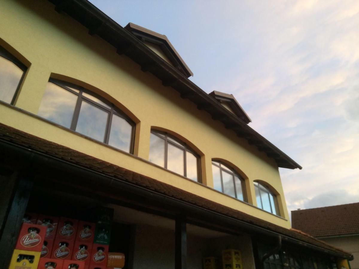 Gostilna Ulcar Hotel Ig Kültér fotó